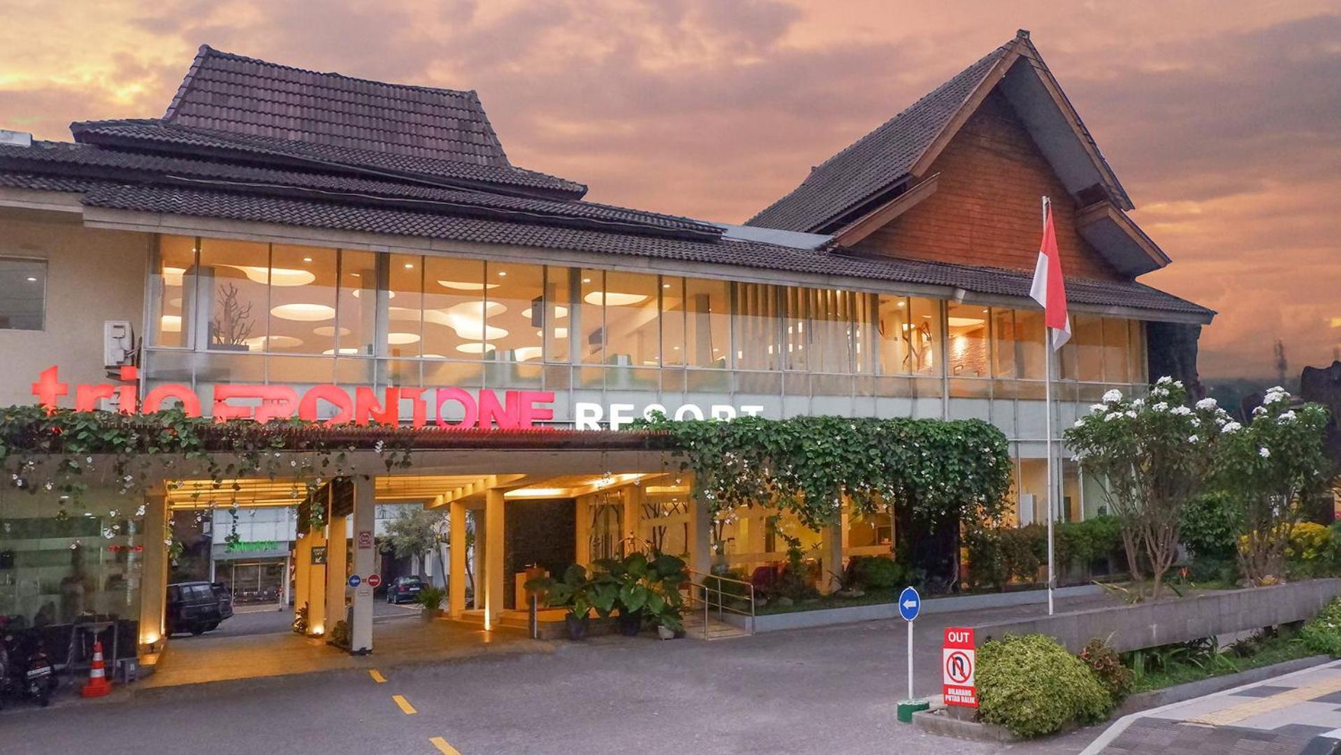 Front One Resort Magelang Exterior foto